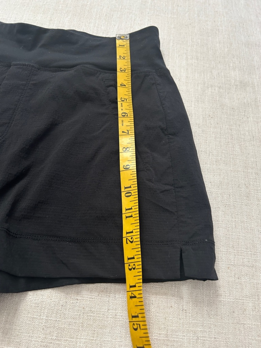 Athleta Trekkie North Shorts Women's 10 Black Ripstop Athletic Leisure - Picture 8 of 10